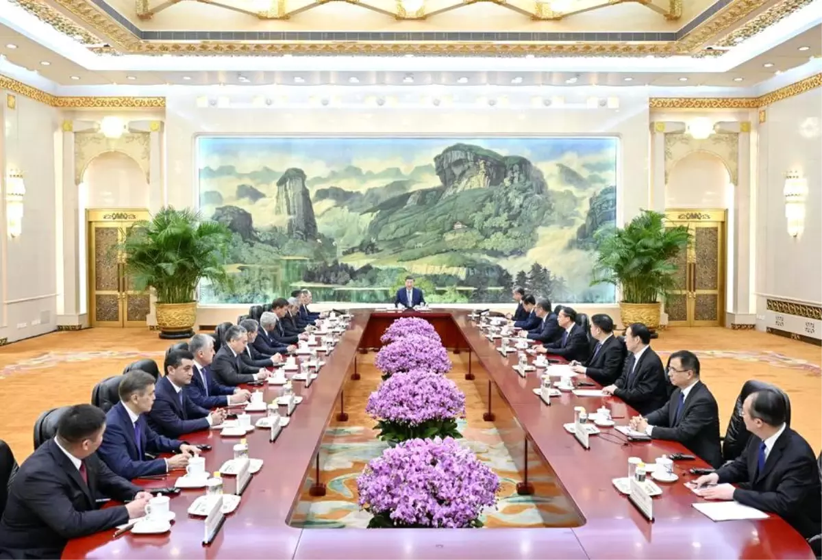 Xi Jinping Shanghai İşbirliği Örgütü Dışişleri Bakanları ile Bir Araya Geldi