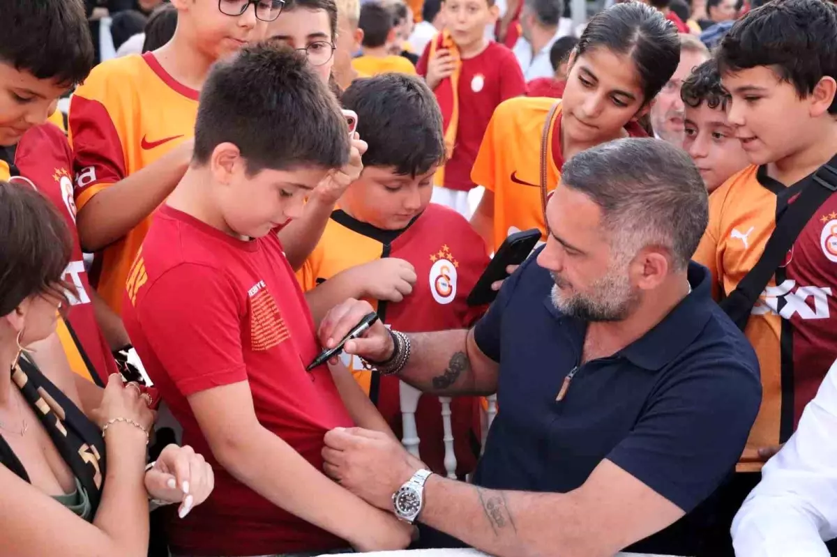 Yalova'da Galatasaray Taraftarları Buluştu, Şampiyonluk Kupaları Sergilendi