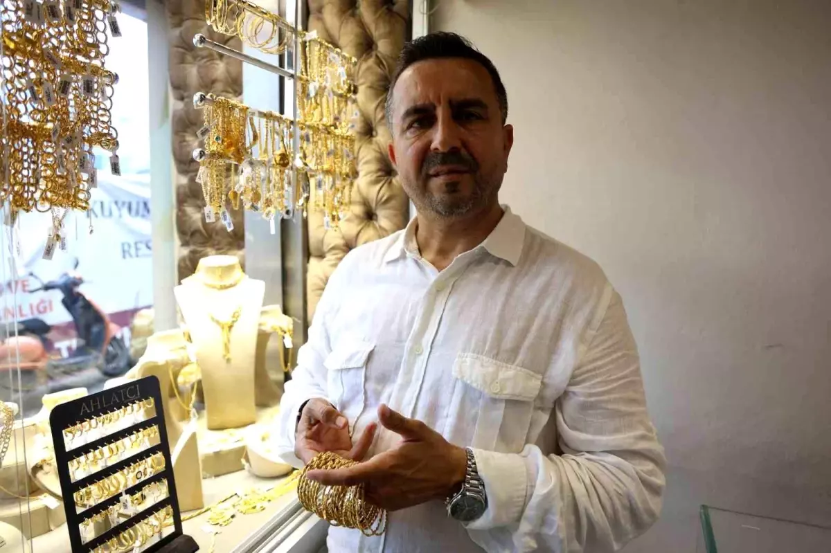 Sarraflar Krediyle Altın Almamayı Tavsiye Ediyor