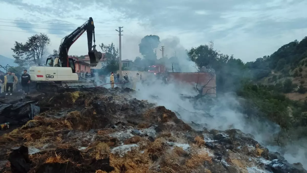 Mudurnu'da Yangın: 2 Ev ve 10 Samanlık Kül Oldu