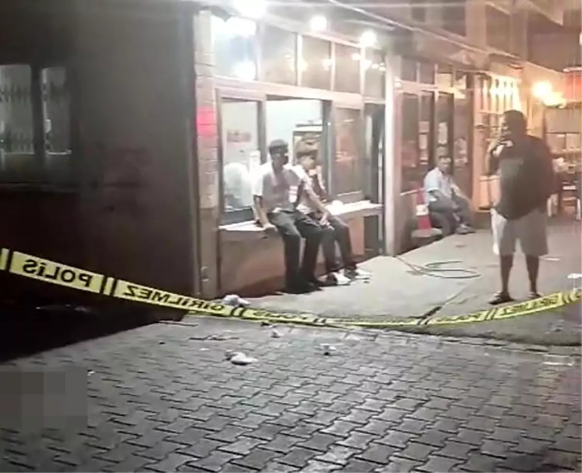Adana'da Bıçaklı Saldırı: Bir Kişi Ağır Yaralandı