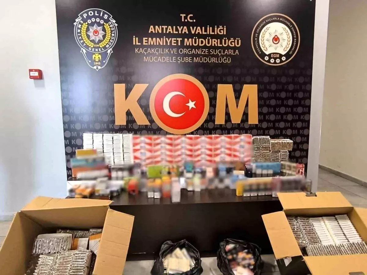 Antalya'da Kaçakçılık Operasyonunda 28 Bin Makaron ve 6 Bin Sigara Ele Geçirildi
