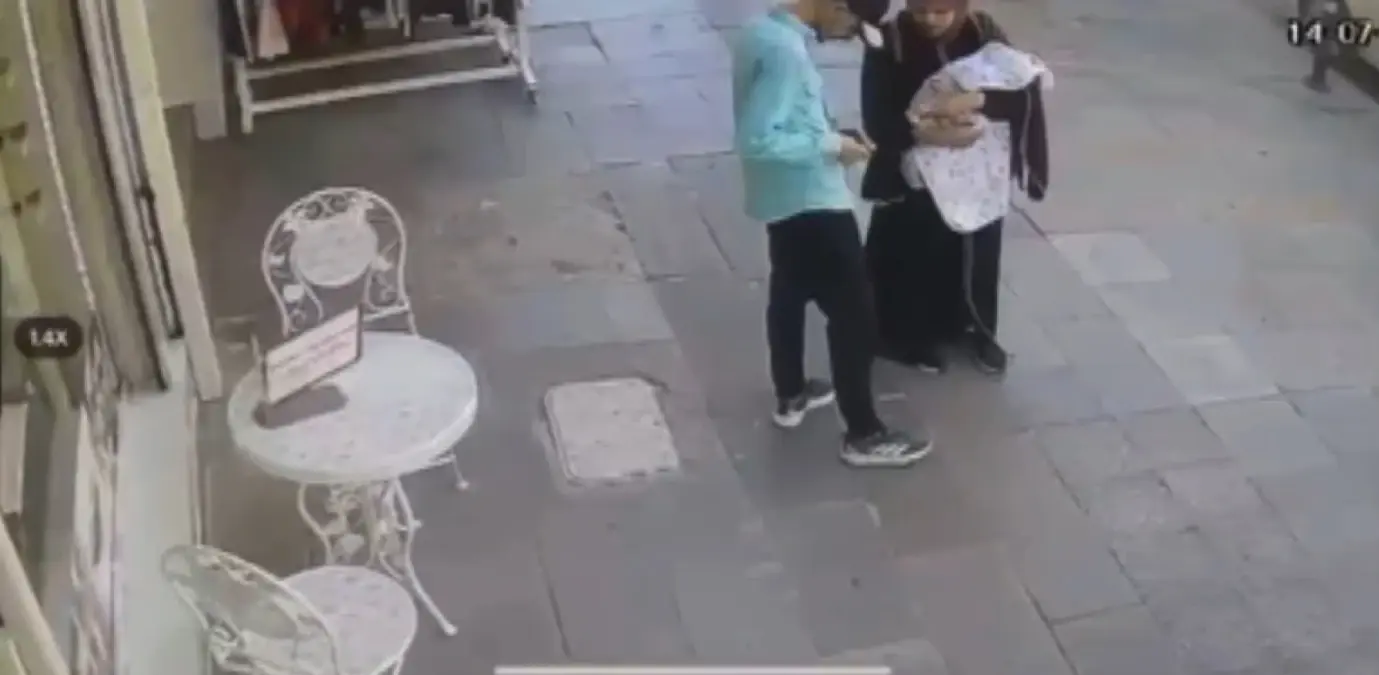 Bağcılar'da Düşen Altın Kesesi Hırsızlığa Kurban Gitti