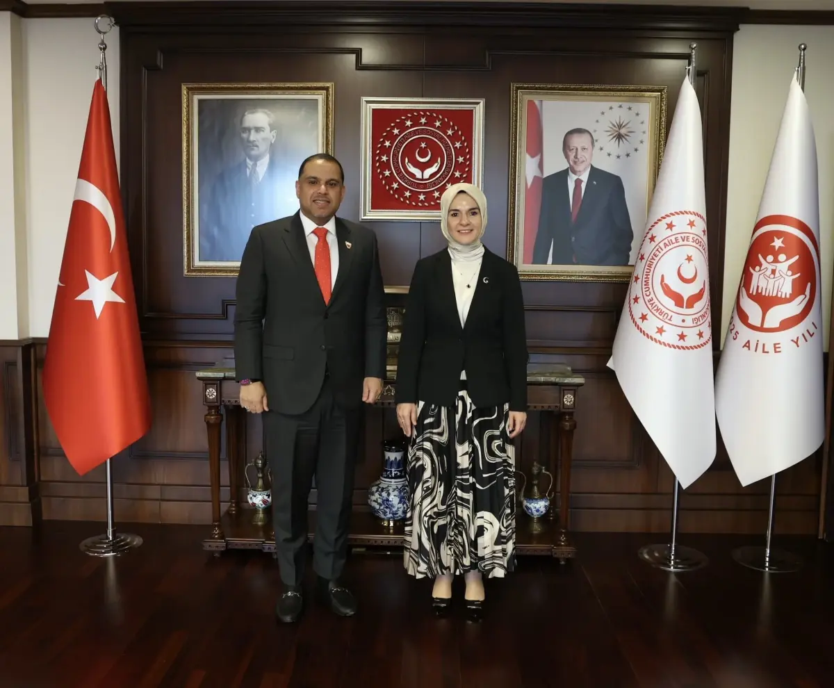 Bakan Göktaş, Bahreyn Büyükelçisi ile Sosyal Hizmetler Üzerine Görüştü