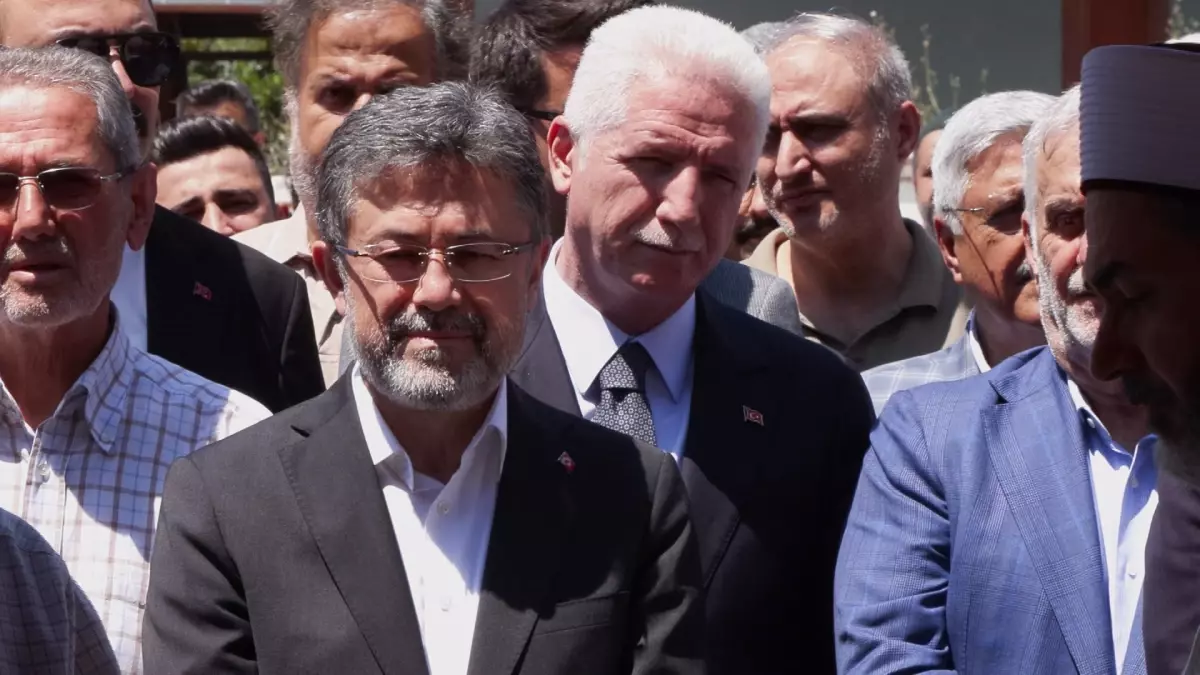 Tarım ve Orman Bakanı İbrahim Yumaklı'nın Kayınvalidesi Zarife Çayır Son Yolculuğuna Uğurlandı