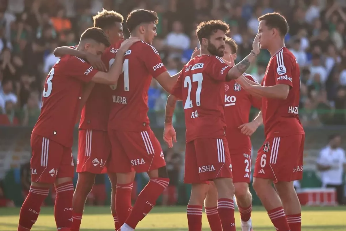 Beşiktaş'ta korkutan sakatlık