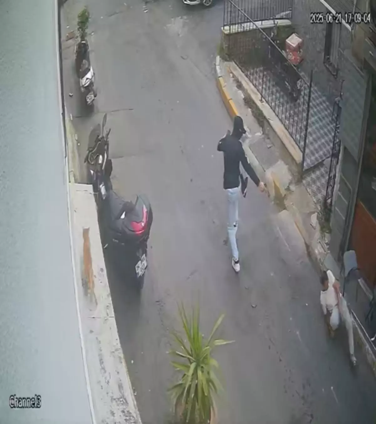 Beyoğlu'nda Silahlı Saldırı: 3 Şüpheli Yakalandı