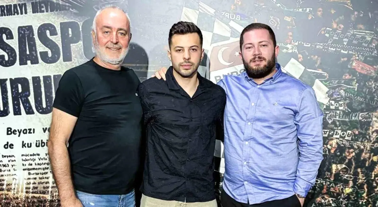 Bursaspor'dan İki Ayrılık: Taha Can Velioğlu ve Bora Yılmaz Kulüpten Ayrıldı