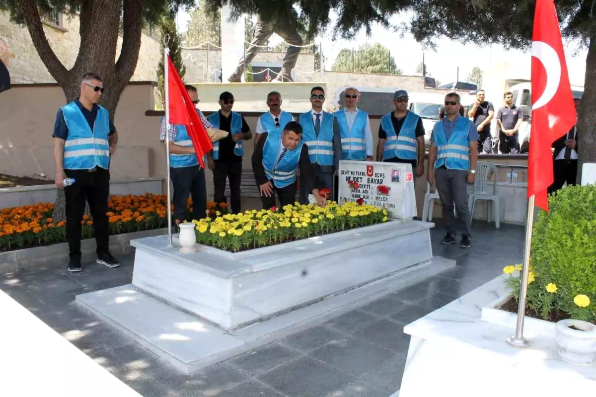 Denetimli Serbeslik Müdürlüğü personelleri 15 Temmuz'da şehitleri andı