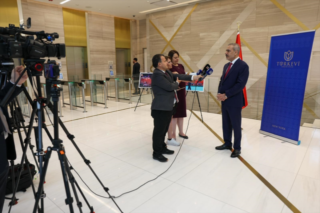 Dışişleri Bakanı Fidan: Suriye'de 3-4 saat içinde ateşkes sürecine girilecek Dışişleri Bakanı Fidan: Suriye'de 3-4 saat içinde ateşkes sürecine girilecek