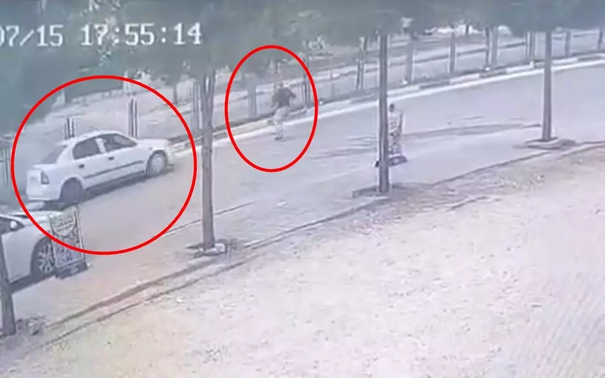 Diyarbakır'da Yolcuya Çarpan Otomobilin Kazası Güvenlik Kamerasında