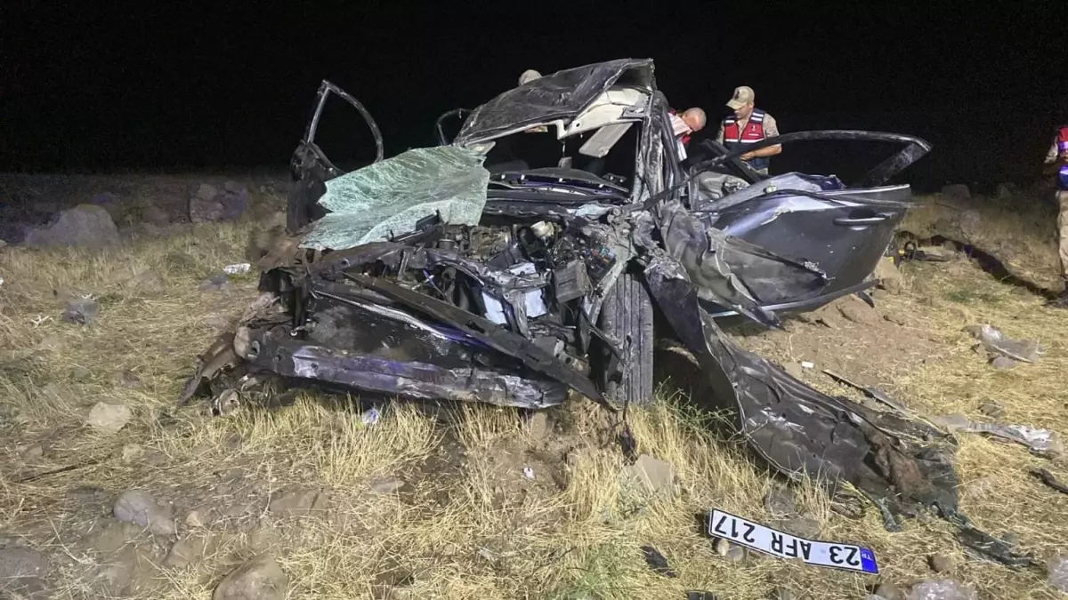 Elazığ'da Trafik Kazası: İki Ölü, Üç Yaralı