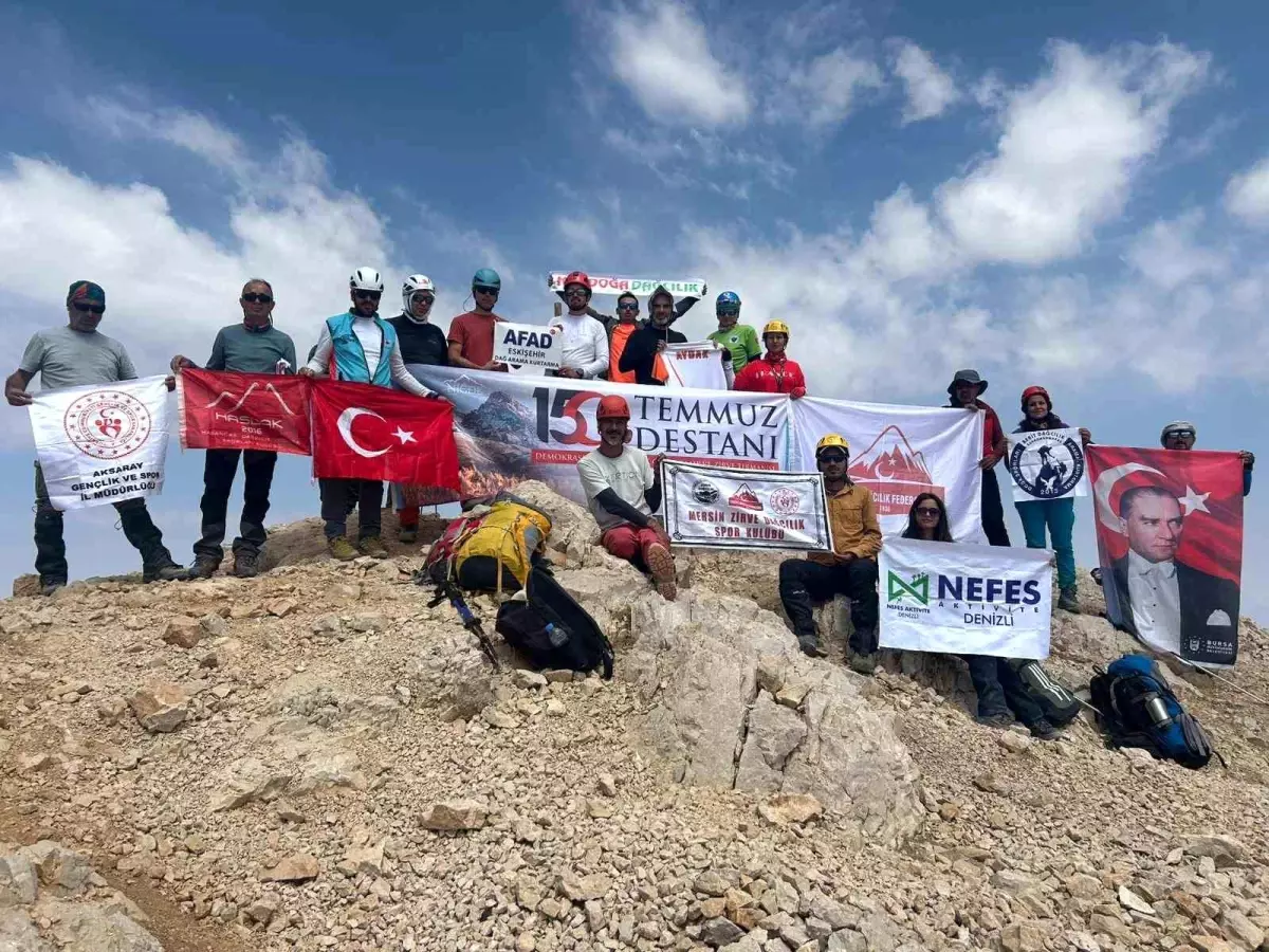 Eskişehir AFAD personeli, '15 Temmuz Şehitleri Anma Tırmanışı'na katıldı