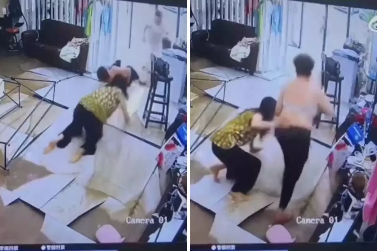 Giyim mağazasında su borusu patladı, müşteriler panik içinde kaçtı
