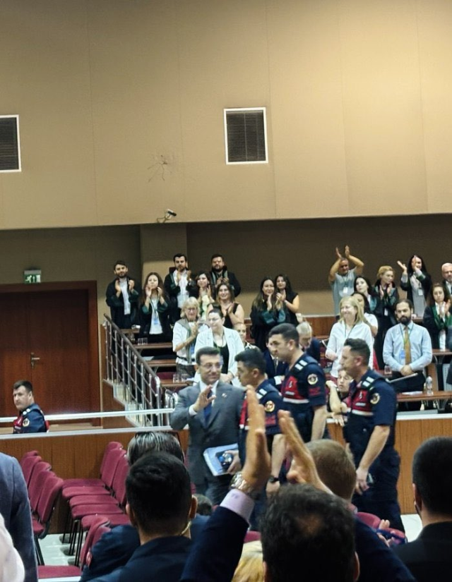 A new photo of İmamoğlu after days! Tension of 'don't look at me' arose in the trial