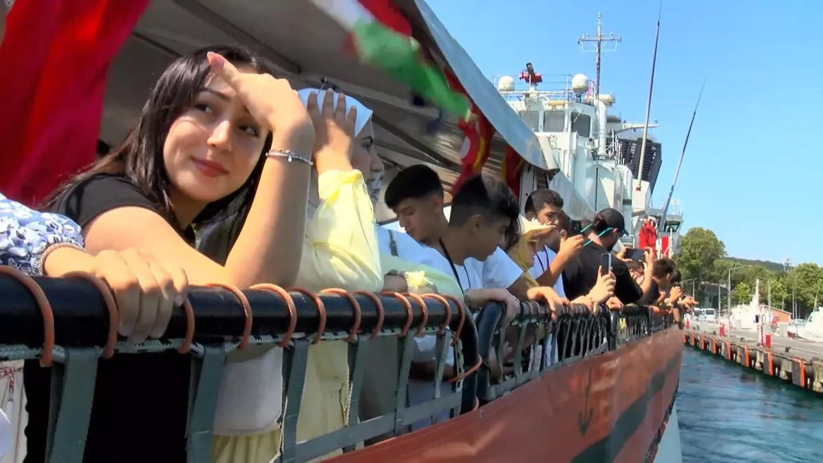 15 Temmuz Şehit Çocukları İçin İstanbul Boğazı'nda Tekne Turu Düzenlendi