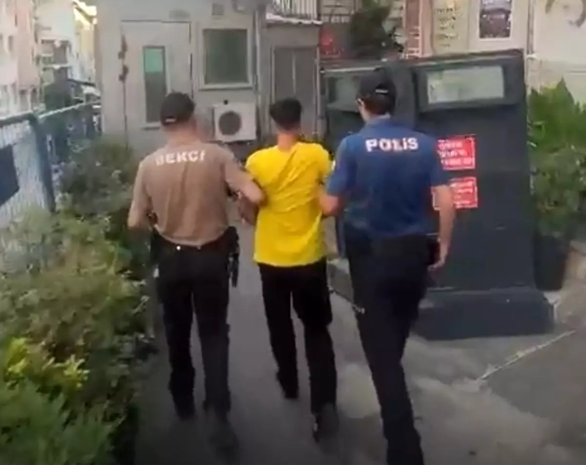 İzmir'de Kasten Öldürme Suçundan Aranan Şahıs Yakalandı