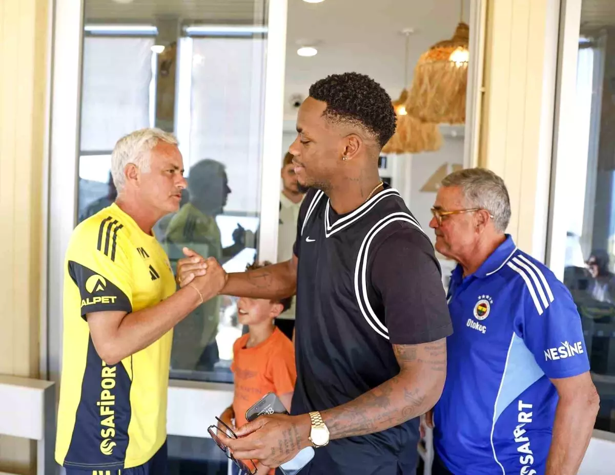 Fenerbahçe'nin Yeni Transferi Jhon Duran Kampına Katıldı