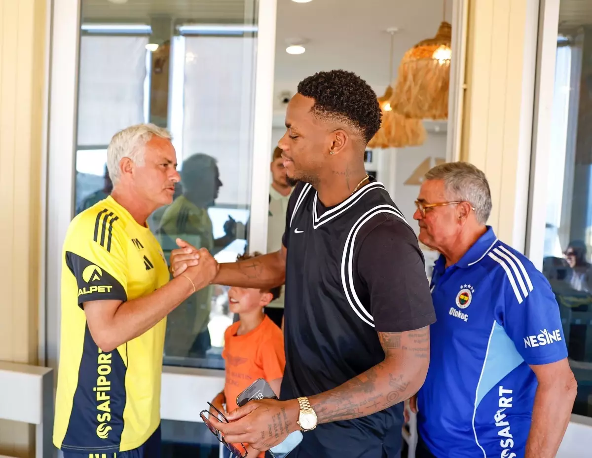 Fenerbahçe'nin Yeni Transferi Jhon Duran, Portekiz Kampında