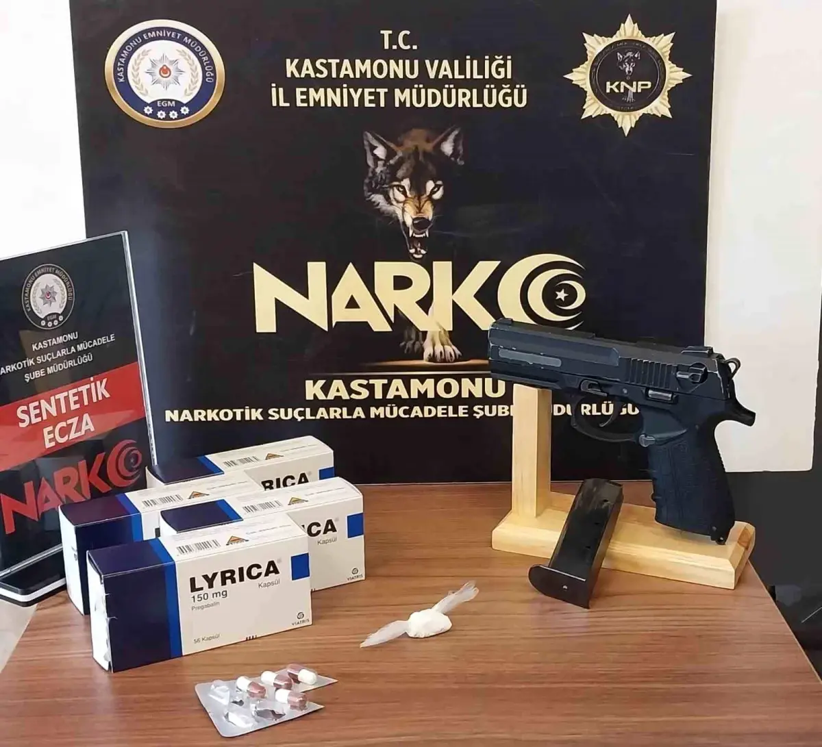 Kastamonu'da Ruhsatsız Tabanca ve Uyuşturucu ile Yakalanan Şahıs Gözaltına Alındı