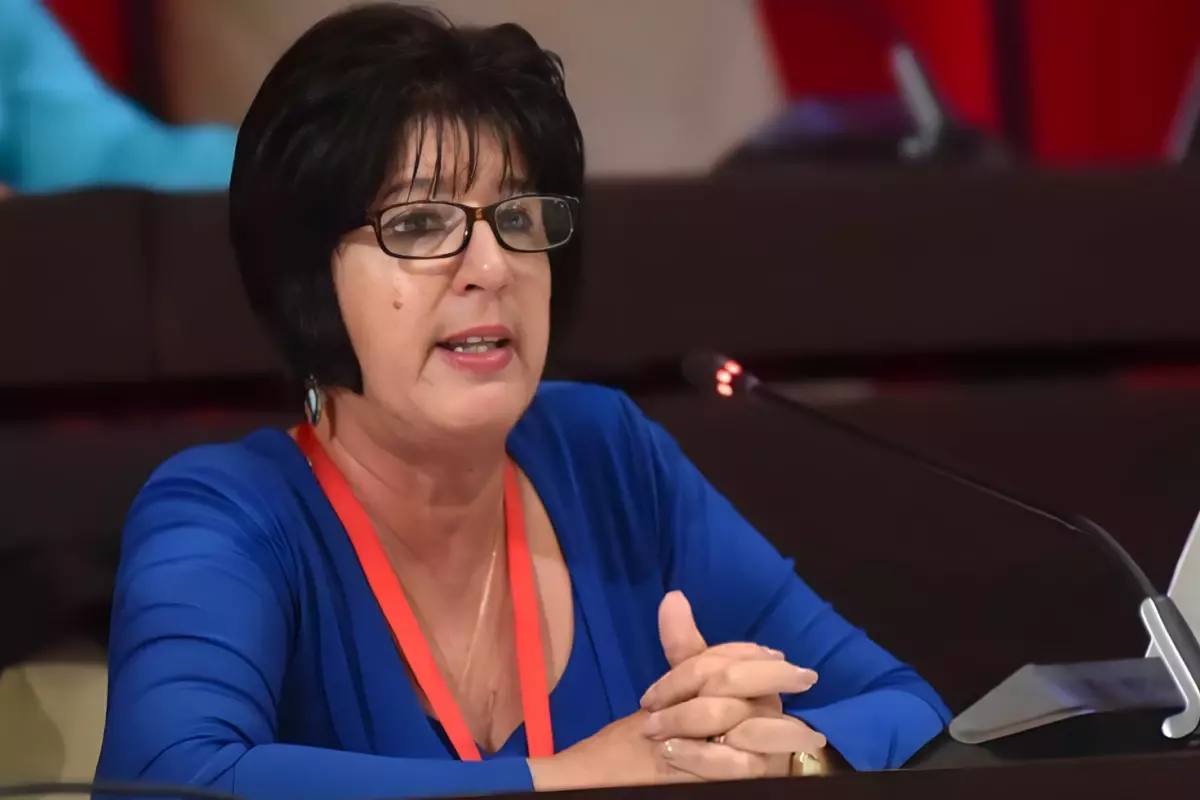'Küba'da dilenci yok' diyen bakan istifa etti