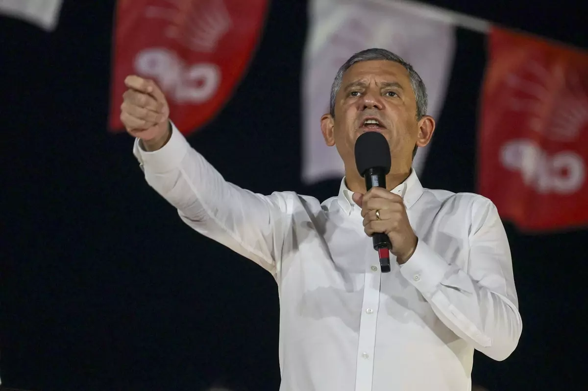 CHP Genel Başkanı Özgür Özel, Adalet ve Ekonomi Üzerine Sert Eleştirilerde Bulundu
