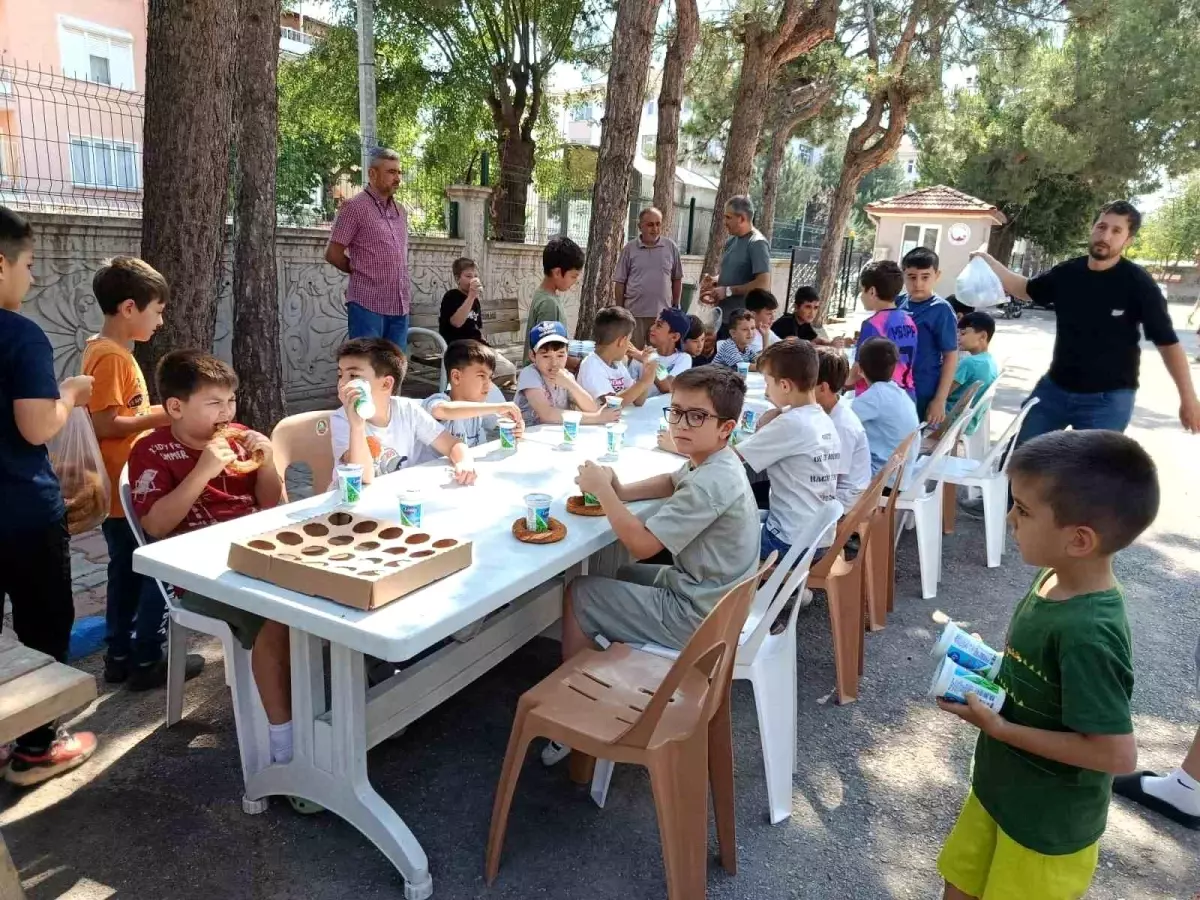Simav'da Yaz Kur'an Kursu Öğrencilerine Ödül