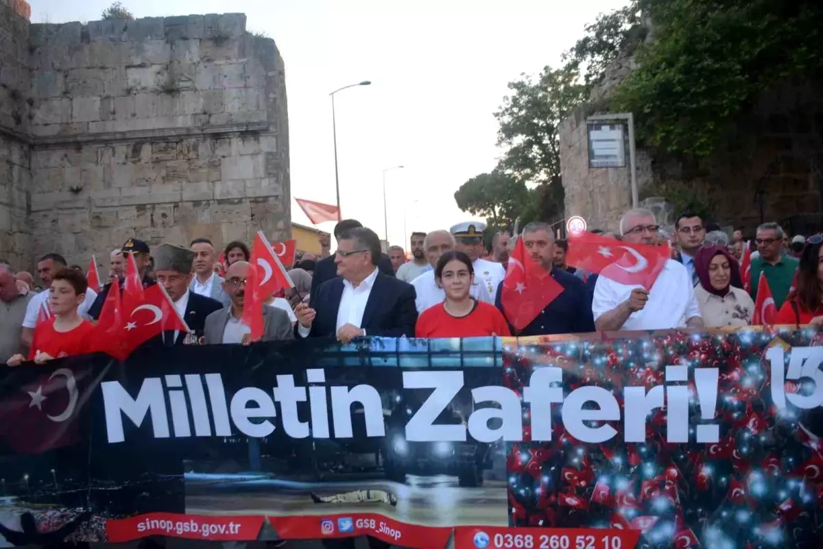 Sinop'ta 15 Temmuz Demokrasi ve Milli Birlik Günü Yürüyüşü ve Nöbeti Düzenlendi