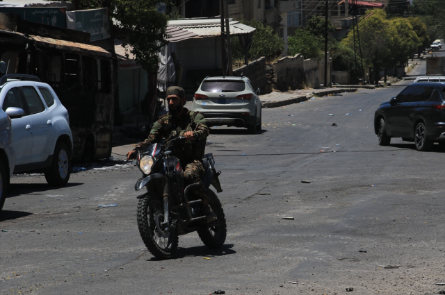 Süveyda'da güvenlik güçleri ile yerel silahlı gruplar arasında ateşkes