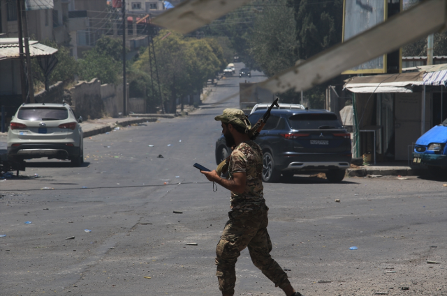 Süveyda'da güvenlik güçleri ile yerel silahlı gruplar arasında ateşkes