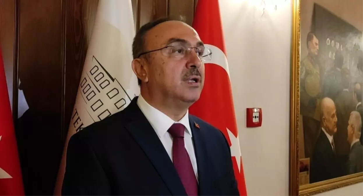 Tekirdağ'da Şiddetli Rüzgarla Büyüyen Orman Yangını Kontrol Altına Alınmaya Çalışılıyor