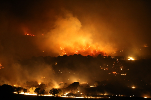 Fighting flames in Tekirdağ and Çanakkale! Villages evacuated, some hospitalized