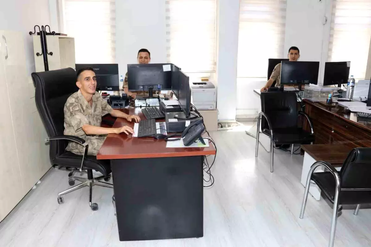 Jandarma Olma Hayalini Gerçekleştiren Özel Genç Yılmaz'a Unutulmaz Gün