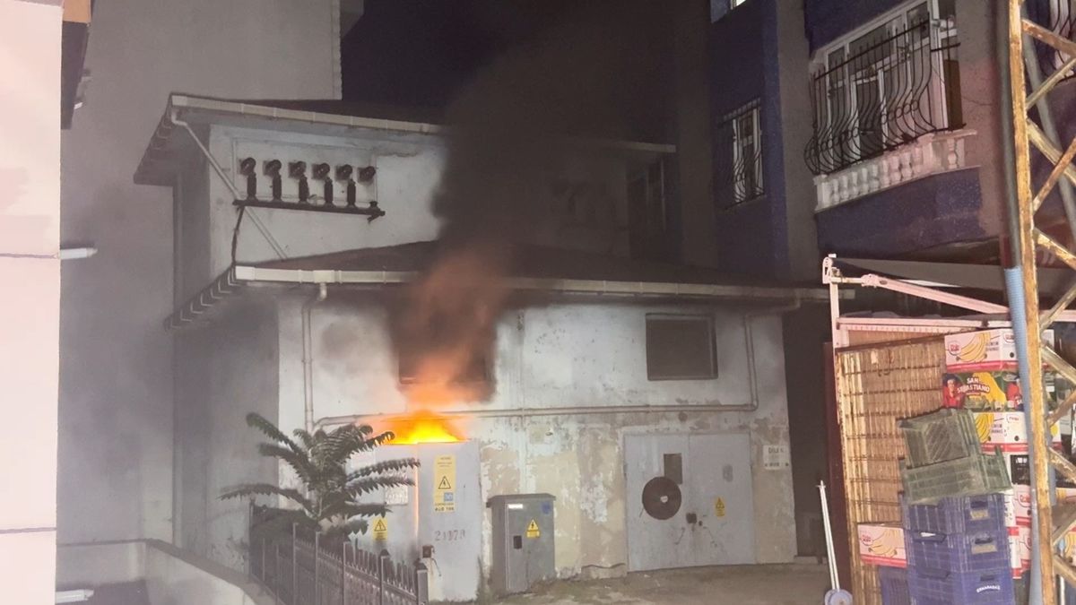 Avcılar'da Yeraltı Kablolarında Patlama ve Yangın