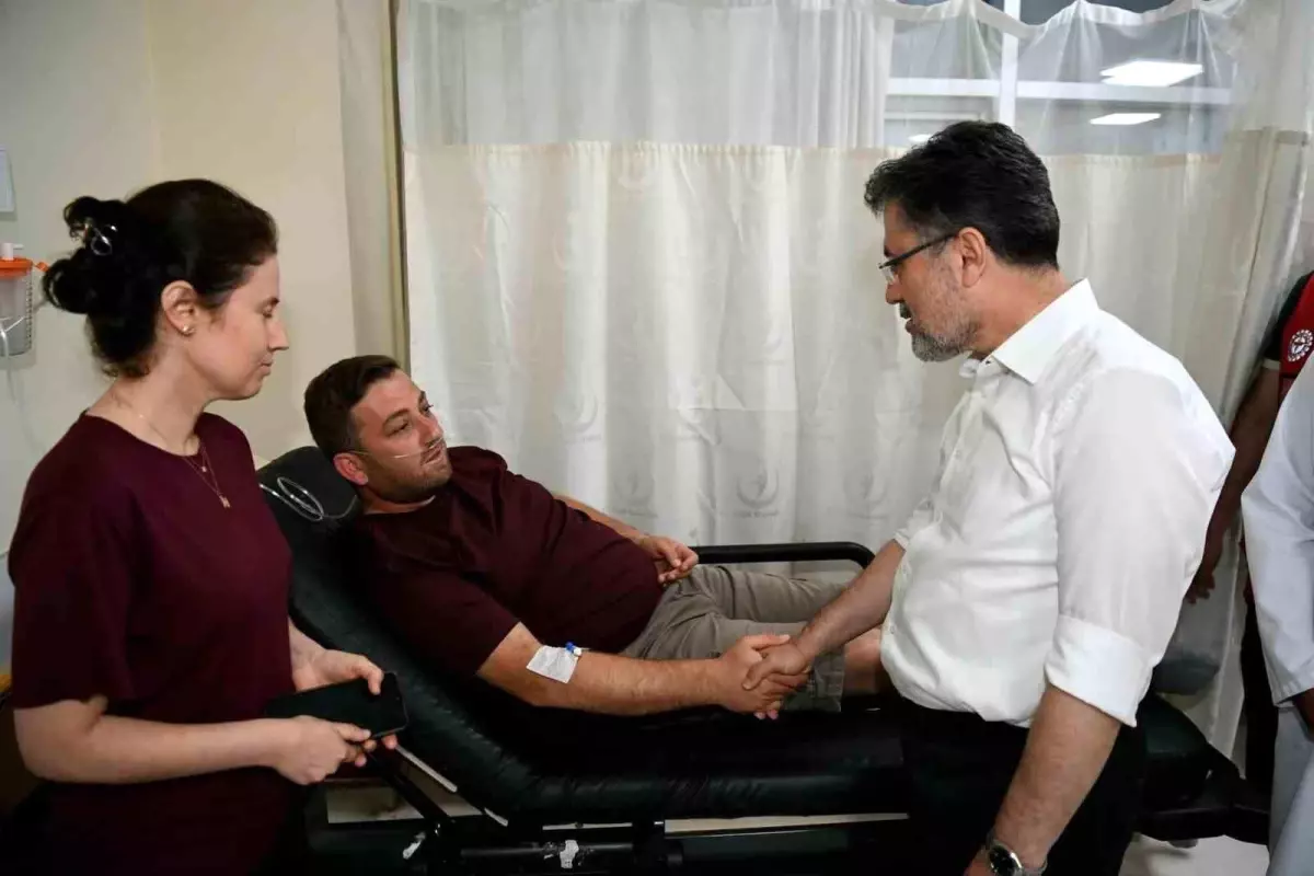 Tarım ve Orman Bakanı Yumaklı, Orman Yangınında Dumandan Etkilenenleri Ziyaret Etti