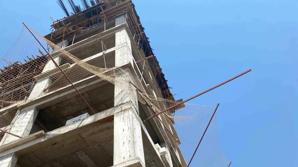 Aydın'da İnşaat İşçisi 8. Katından Düşerek Hayatını Kaybetti