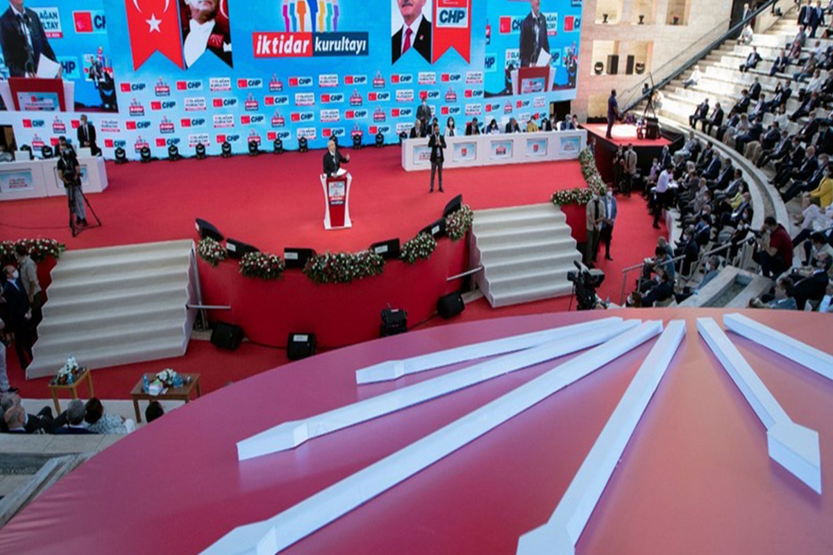 CHP'de kurultay süreci başlatıldı