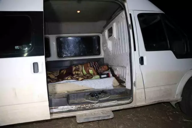 'White gold' watch! They are waiting with guns until morning