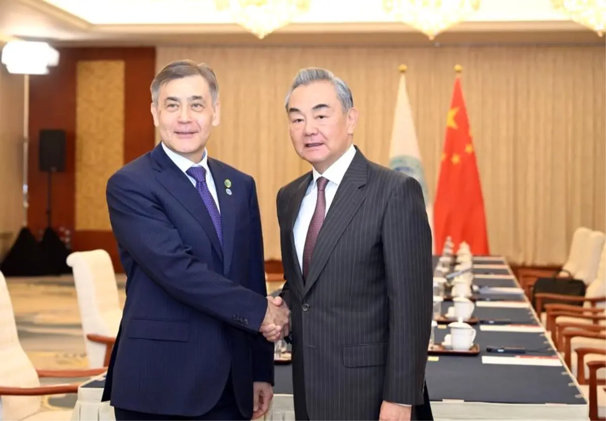 Çin Dışişleri Bakanı Wang Yi, Shanghai İşbirliği Örgütü Genel Sekreteri ile Görüştü