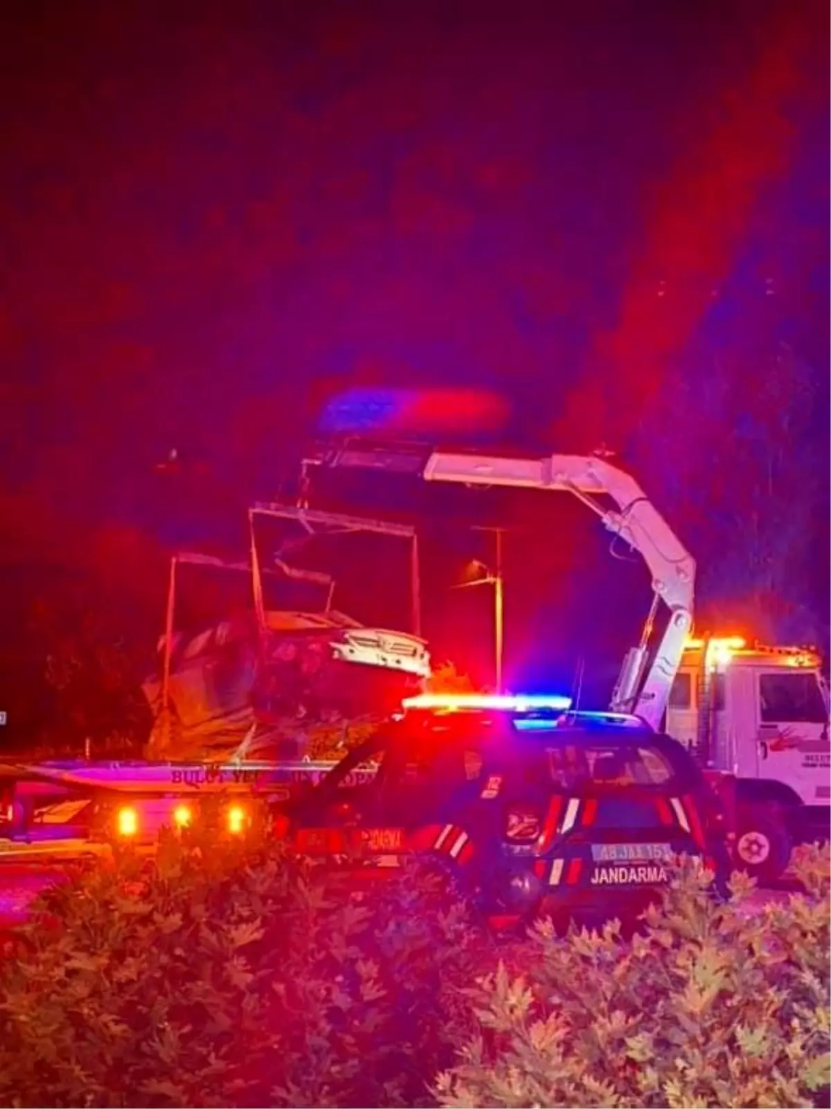 Muğla'da Otomobil Çukura Düştü: 4 Yaralı