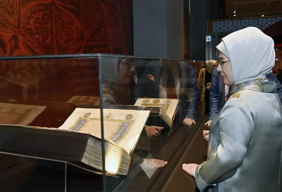 Emine Erdoğan, Anadolu Selçukluları Sergisi'ni Ziyaret Etti