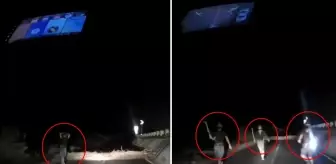 Korku filmlerini andıran görüntü! Aniden yola fırladılar, sürücü geri manevra yaparak kurtuldu