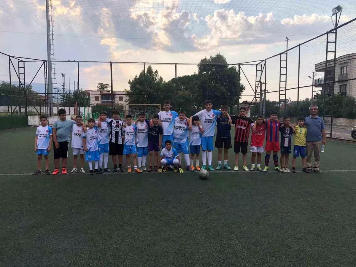 Kur'an Kursu Öğrencilerinin Dostluk Maçı Manisa'da Gerçekleşti