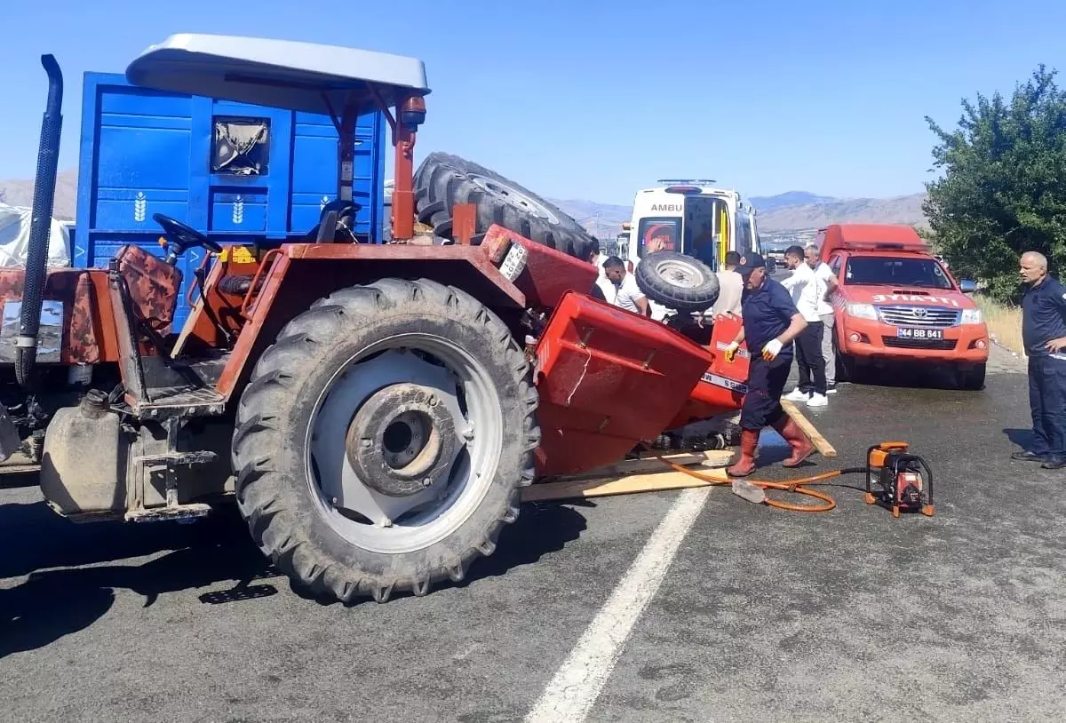 Malatya'da Tır ile Çarpışan Traktörün Sürücüsü Hayatını Kaybetti