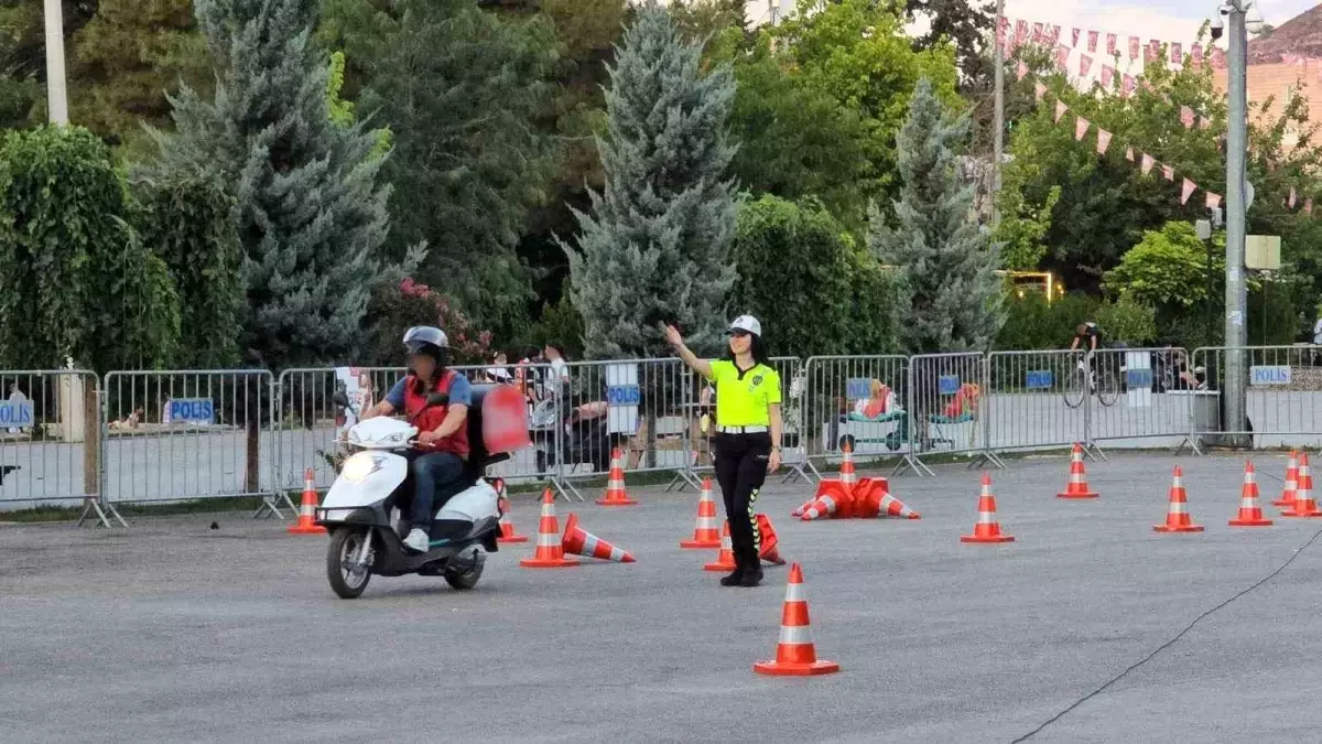 Mardin Emniyetinden motosiklet sürücülerine 'güvenli sürüş' eğitimi