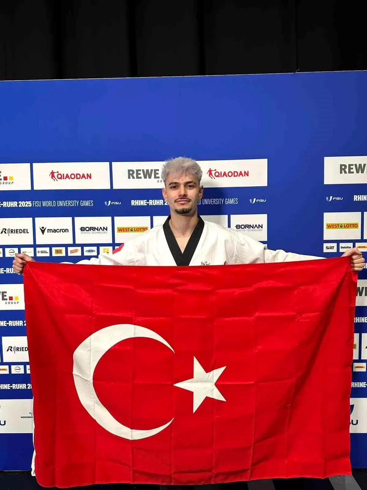 Muhammed Emir Yılmaz, FISU 2025'te Gümüş Madalya Kazandı