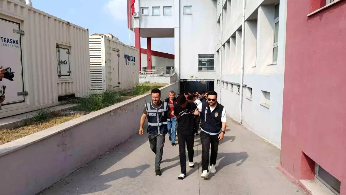 Adana Merkezli Narkotik Operasyonu: 41 Torbacı Adliyeye Sevk Edildi