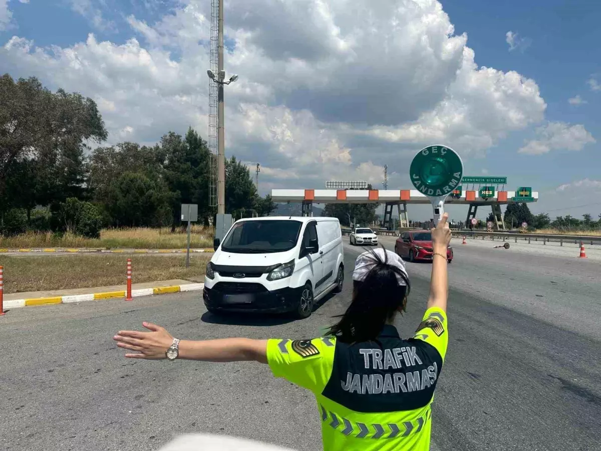 Aydın'da Düzensiz Göçmen Otoyolda Yakalandı