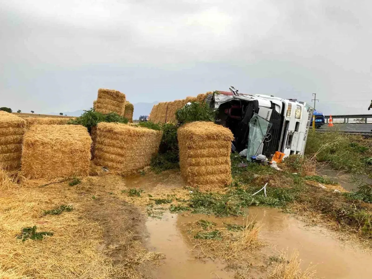 Denizli'de Trafik Kazası: Tır Devrildi, Sürücü Hayatını Kaybetti
