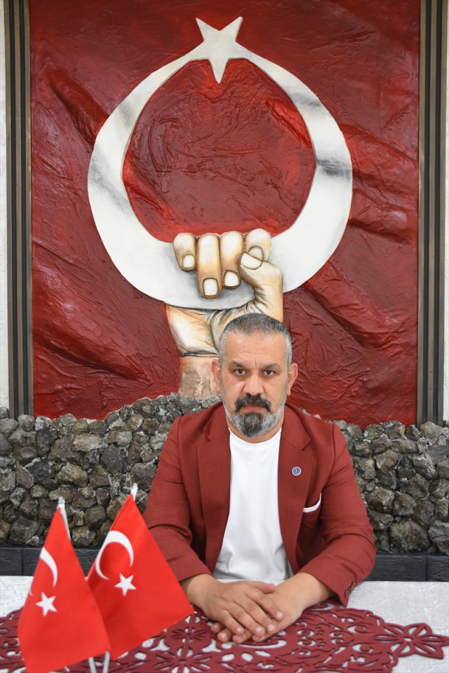 A retired police officer in Samsun was assaulted by a father and son